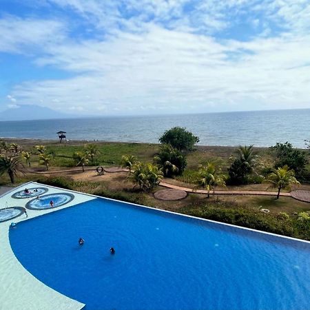 Seafront Residences Vacation Getaway San Juan  Exterior photo