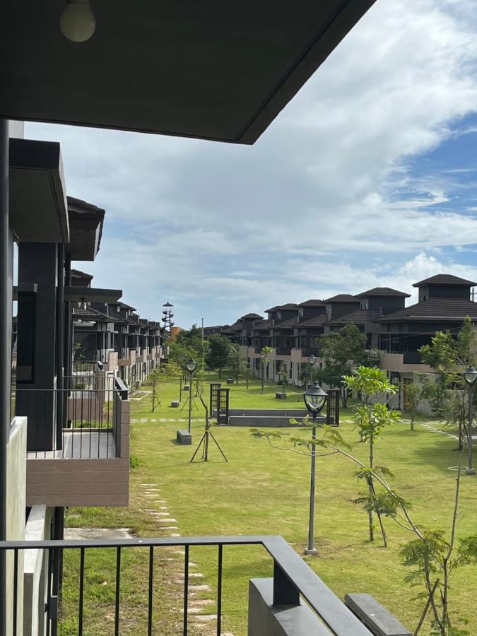 Seafront Residences Vacation Getaway San Juan  Exterior photo
