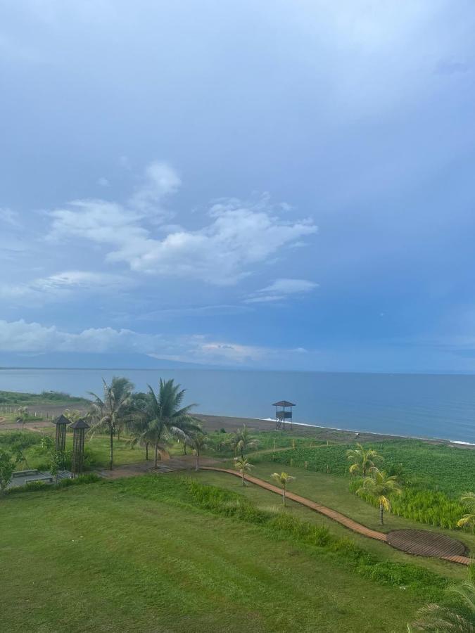 Seafront Residences Vacation Getaway San Juan  Exterior photo