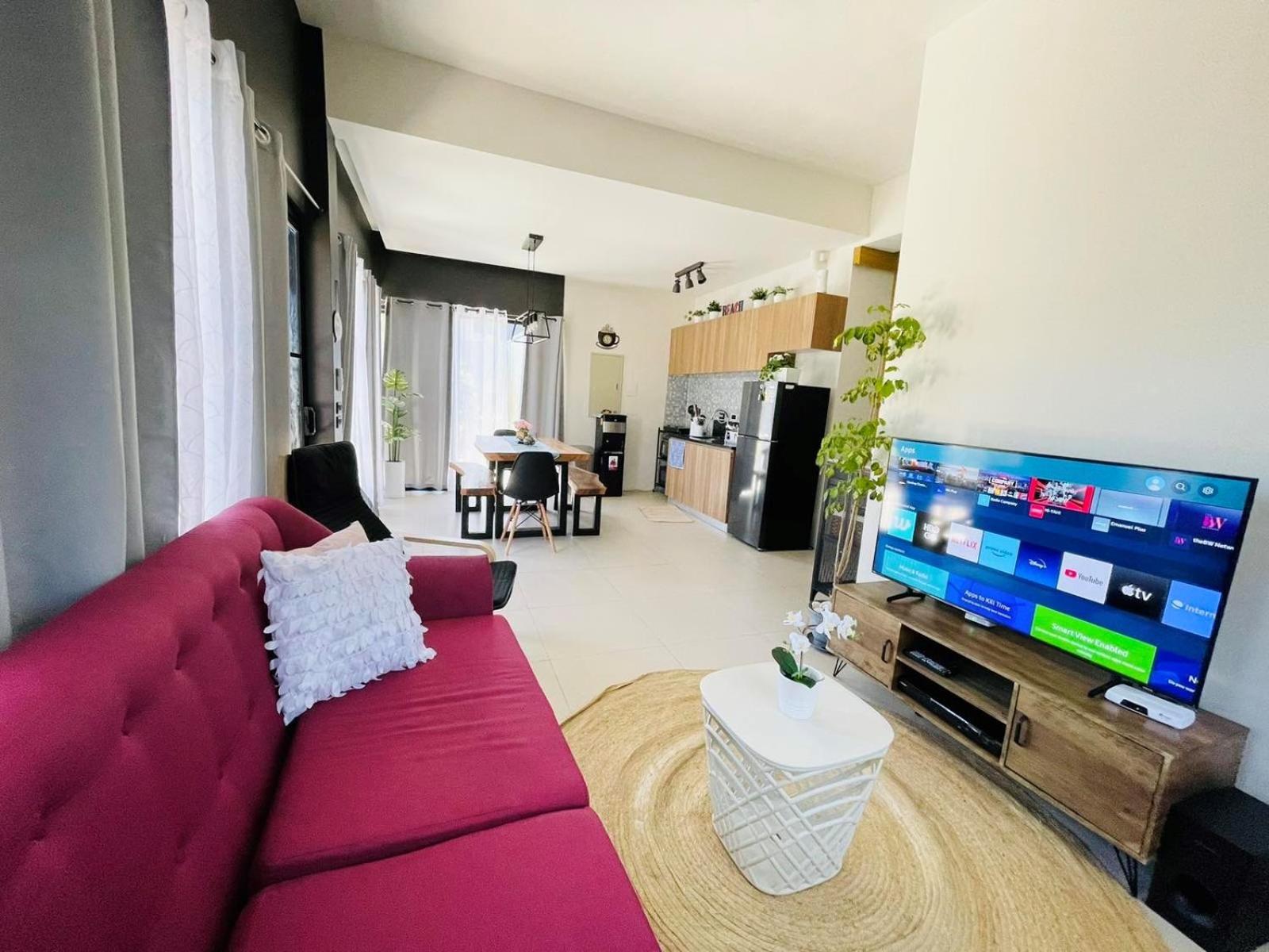 Seafront Residences Vacation Getaway San Juan  Exterior photo